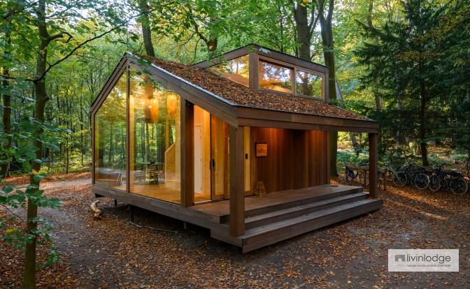 Holzhaus inmitten der Natur