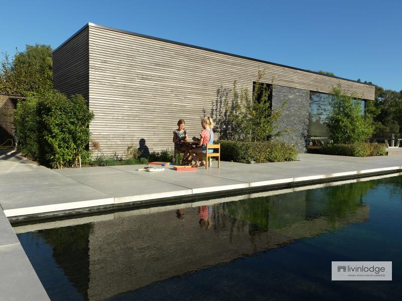 Polyvalente houten poolhouse met tuinberging te Waregem | Houten bijgebouwen op maat